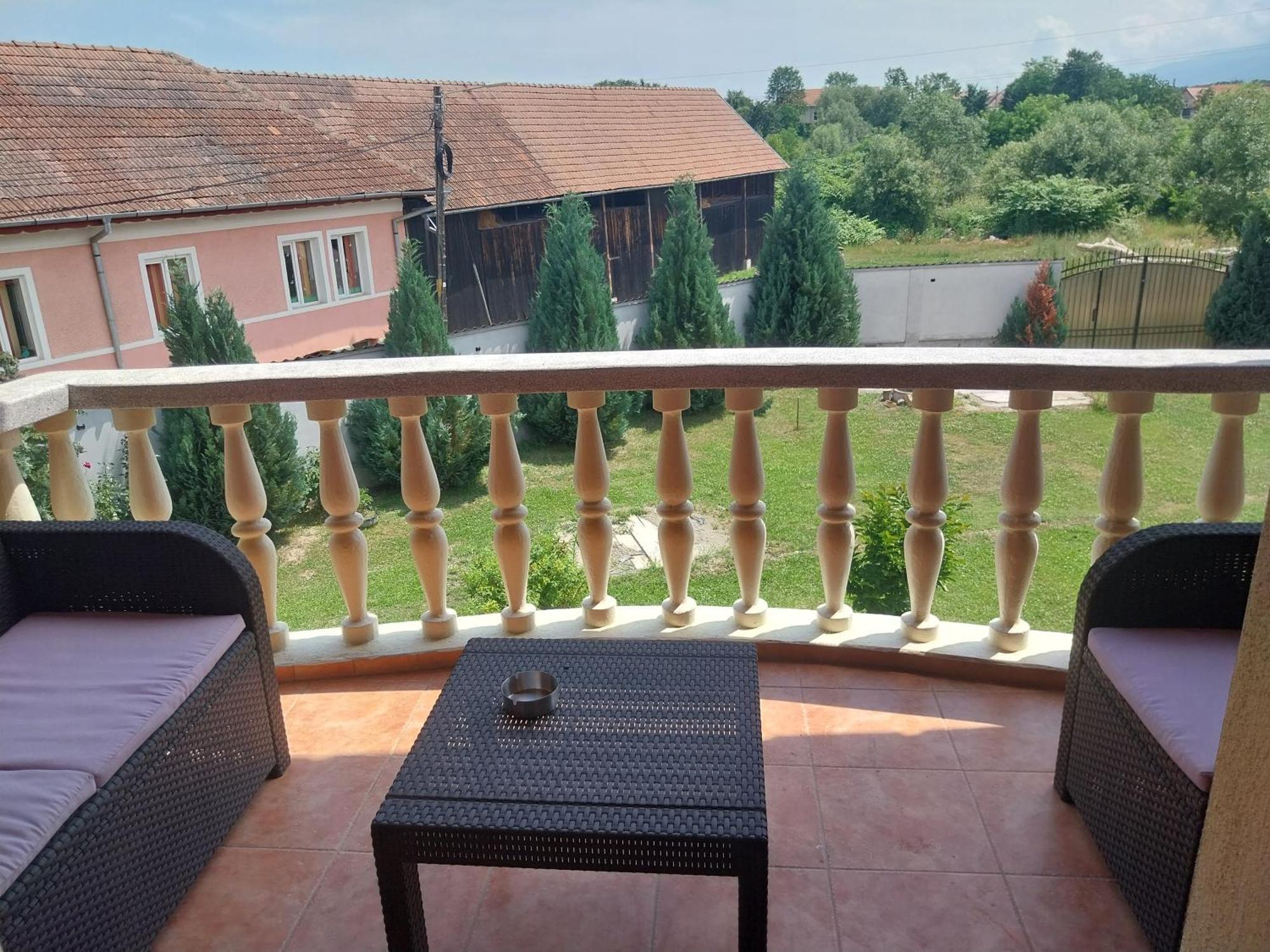 Serena House Cîrţişoara Bagian luar foto